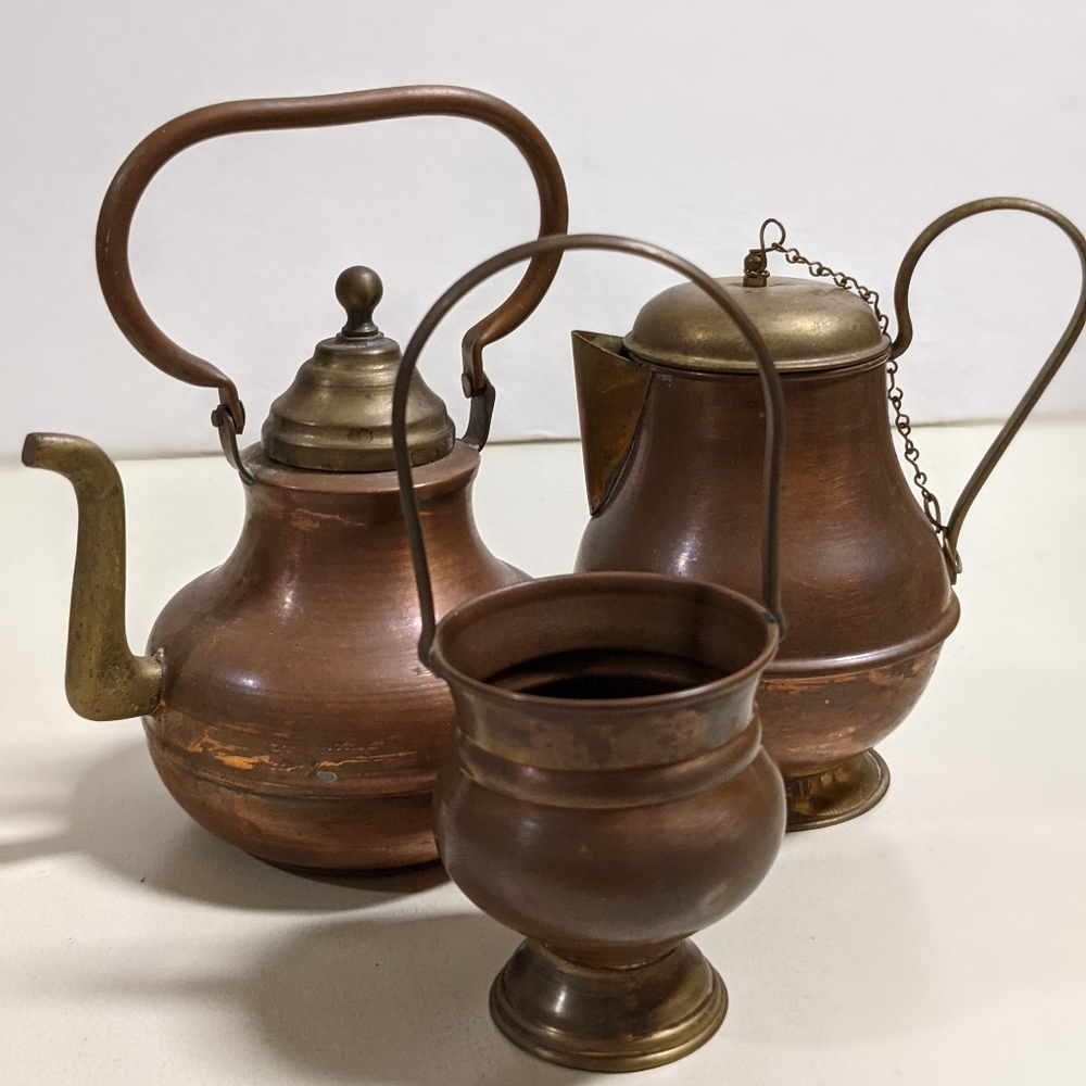 Vintage. Miniature copper tea & coffee pot. 1 bucket. Dolls house furniture